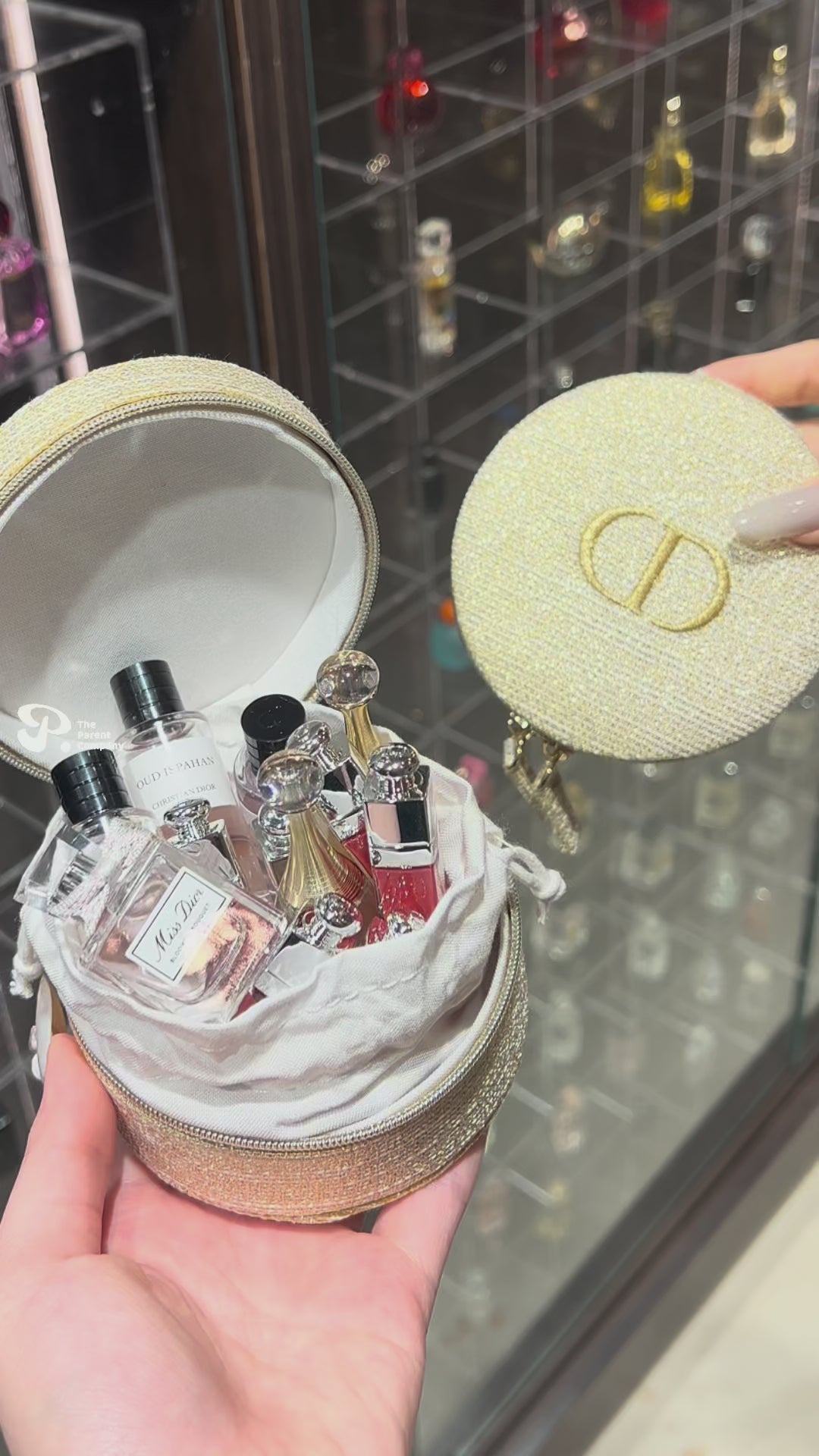 Load video: Dior Holiday Mini Jewelry Case - Gold